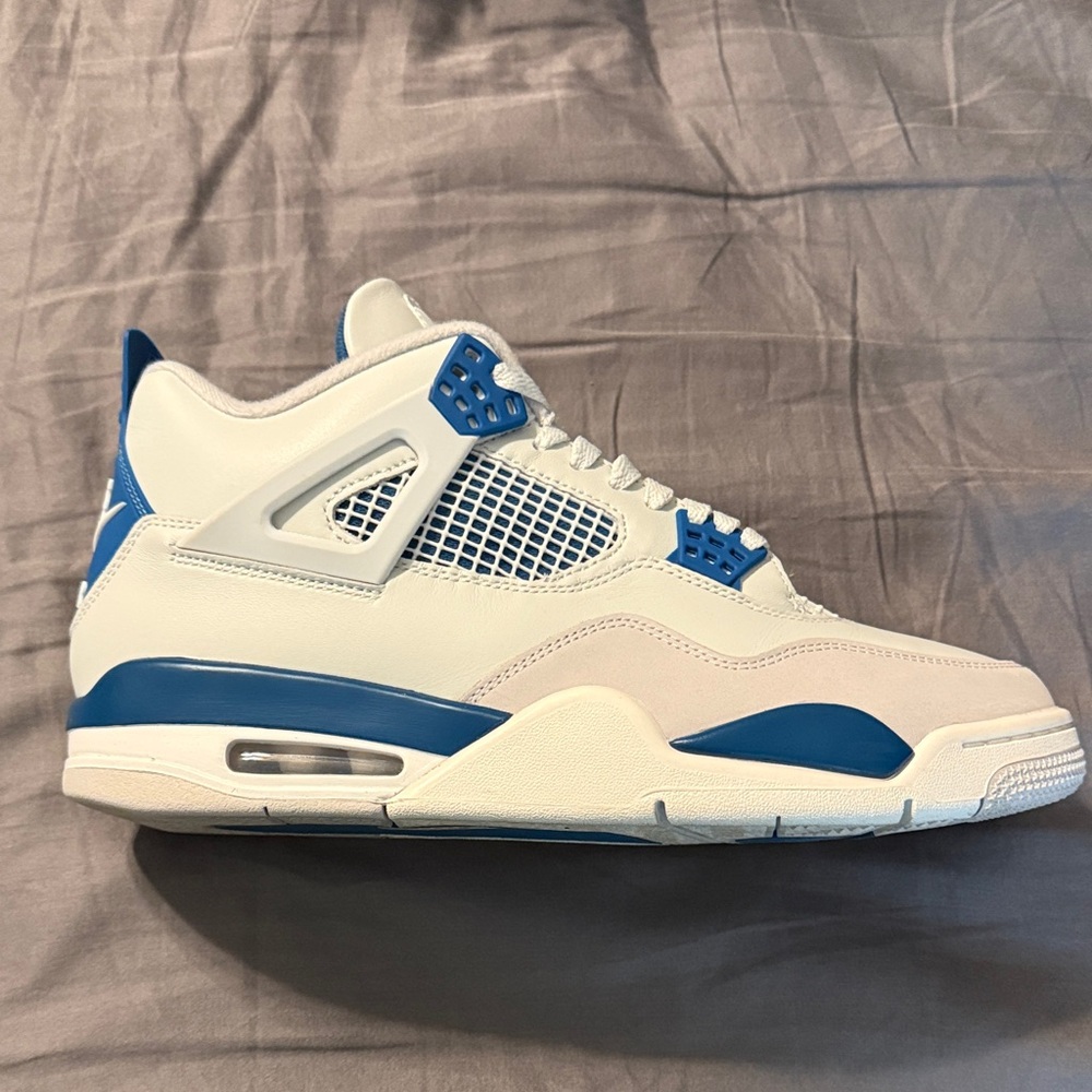 Air Jordan 4 “Industrial Blue”